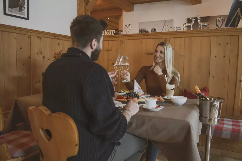 Schlemmerfrühstück im Sweet Cherry Boutique & Guesthouse Tyrol